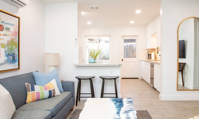 Del Mar House | Turtle Retreat - Easy 2 minute walk to the Ocean!