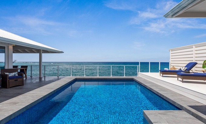 Kahaluu Bay House | Turtle Rock - Ocean Front Cottage with pool