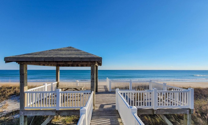 McCutcheon Field House | Turtle Tracks - Turtle-tastic Oceanfront Oasis!
