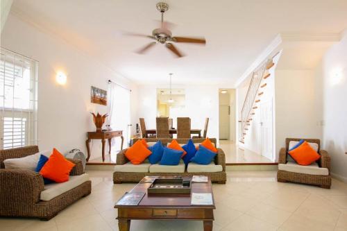 Porters Villa | Turtle View 2 by Bluescape