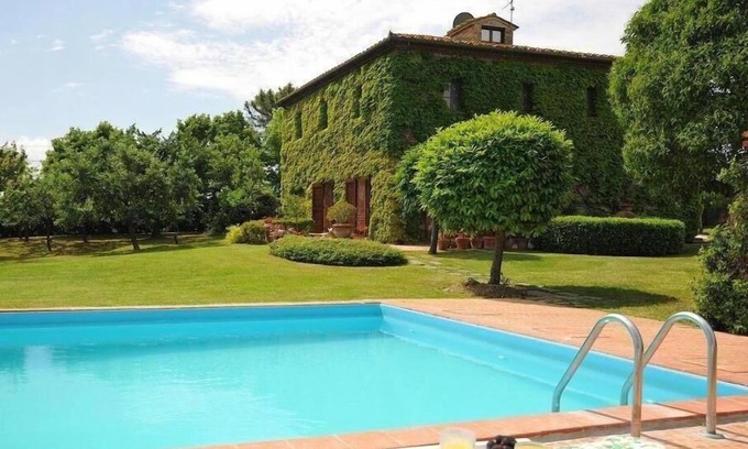 Piana Villa | Tuscan Style Family Friendly Villa With Large Pool.