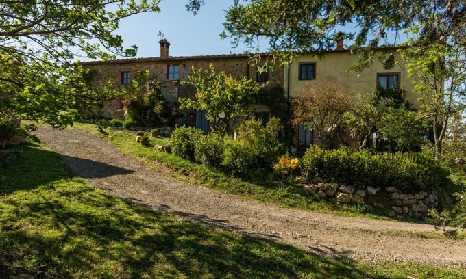 Chianni House | tuscany country house looking out over 180° of the enchanting Volterra panorama