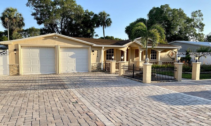 Tampa Villa | Tuscany Villa Backyard Oasis in the Heart of Tampa