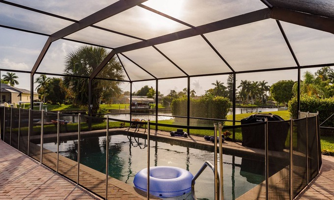 Yacht Club House | Twin house shared pool 2 King bedrooms, 1 sofa sleeps 8