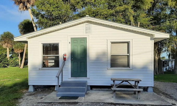 Okeechobee Cabin | Twin Palms - C05 Cabin #05