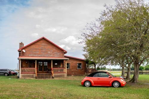 Okeechobee House | Twins Red Cabin Escape