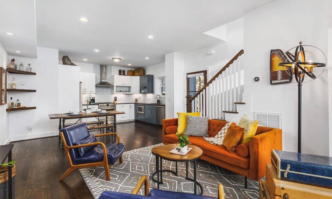 Belmont - Hillsboro House | TWO Adjacent Homes in 12 South, Belmont - Sleeps 20 People