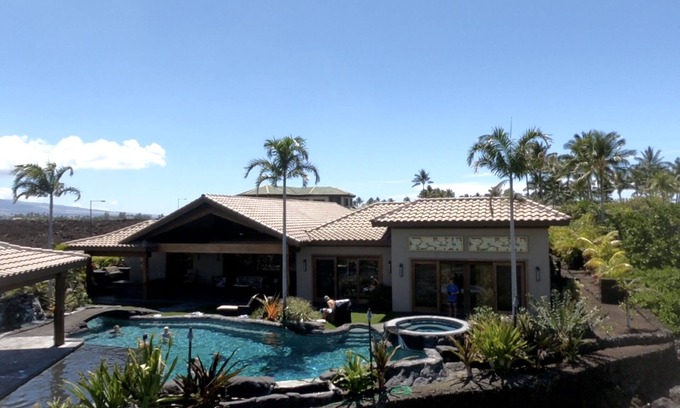 Kamuela House | Two Adjoining Luxury Homes in Mauna Lani - 12 bdr, 2 heated pools, 16,000 sqft