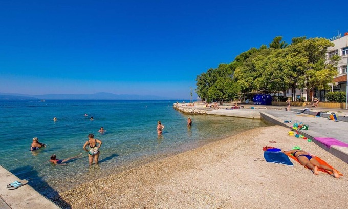 Marsici Apartment | Two bedroom apartment with terrace and sea view Sveti Vid, Krk (A-22249-b)
