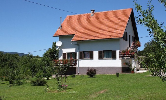Smoljanac Apartment | Two bedroom apartment with balcony Smoljanac, Plitvice (A-5194-b)