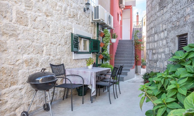 Kastela Apartment | Two bedroom apartment with terrace Kaštel Štafilić, Kaštela (A-15110-a)