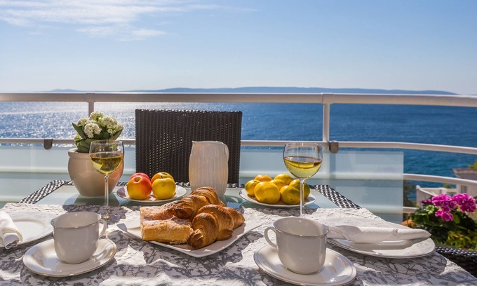 Businci Apartment | Two bedroom apartment with terrace and sea view Rastići, Čiovo (A-1084-b)