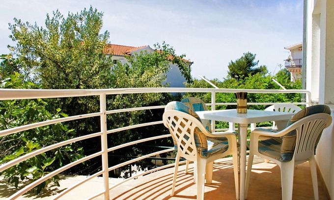 Businci Apartment | Two bedroom apartment with balcony Rastići, Čiovo (A-6863-f)