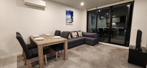 Cheltenham Apartment | Two bedroom apartment with views in Cheltenham
