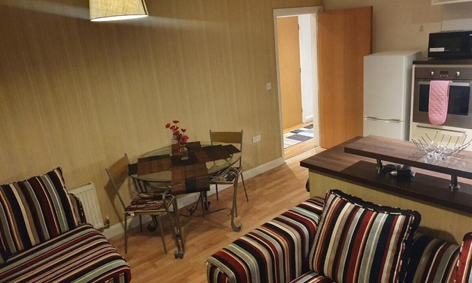 Preston Apartment | Two Bedroom Apartment, Free parking, Close to UCLAN and free WIFI