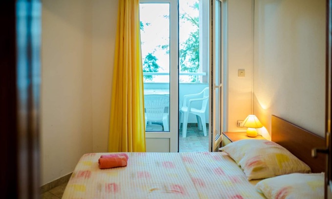 Drasnice Apartment | Two bedroom apartment near beach Drašnice, Makarska (A-20243-a)