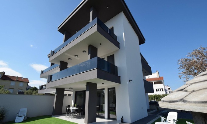 Porat Apartment | Two bedroom apartment with terrace Porat, Krk (A-19347-a)
