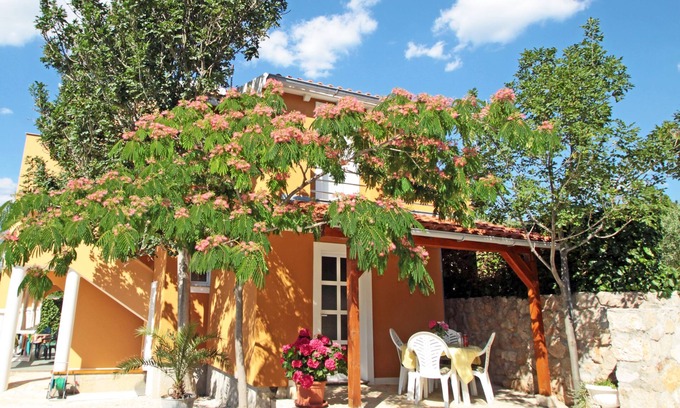 Vinjerac Apartment | Two bedroom apartment with terrace and sea view Vinjerac, Zadar (A-10413-a)