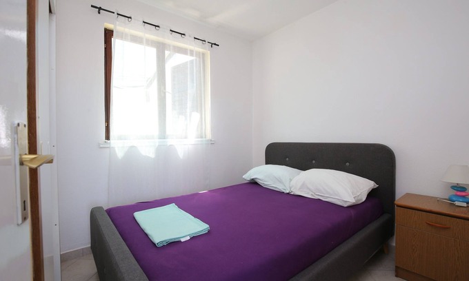 Slatine Apartment | Two bedroom apartment with terrace and sea view Slatine, Čiovo (A-16131-a)