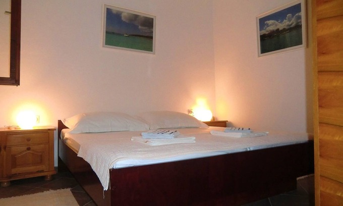 Loviste Apartment | Two bedroom apartment near beach Lovište, Pelješac (A-262-b)