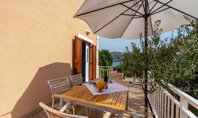 Kneza Apartment | Two bedroom apartment near beach Kneža, Korčula (A-9168-b)