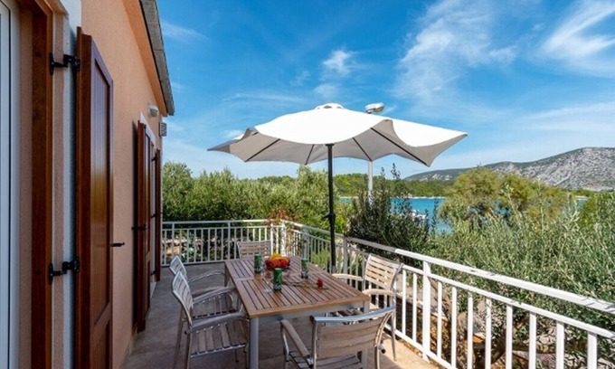 Kneza Apartment | Two bedroom apartment near beach Kneža, Korčula (A-9168-c)