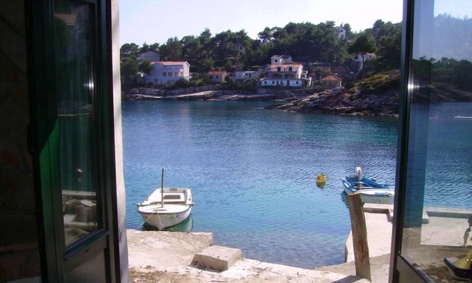 Cove Basina (Jelsa) Apartment | Two bedroom apartment near beach Basina, Hvar (A-4599-f)