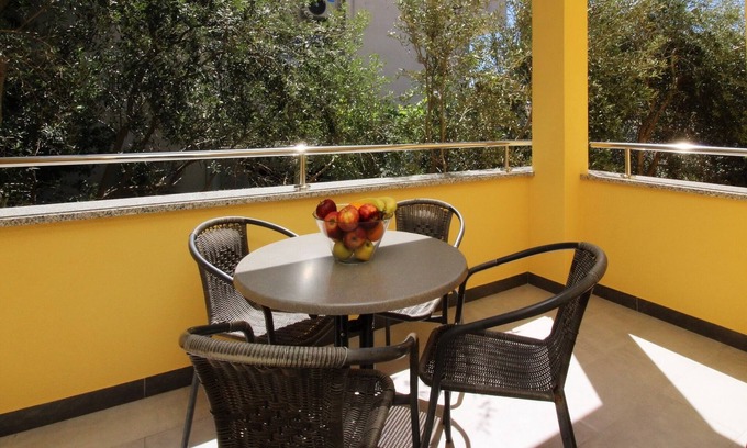 Baska Apartment | Two bedroom apartment with terrace Baška, Krk (A-18716-a)