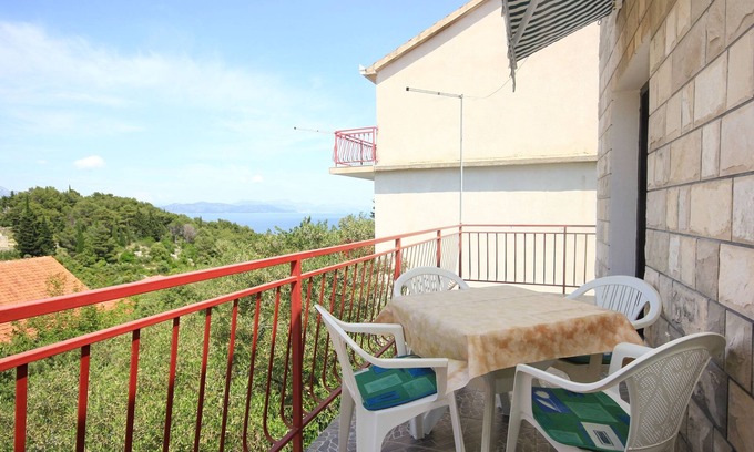 Trpanj Apartment | Two bedroom apartment with terrace and sea view Trpanj, Pelješac (A-10083-c)