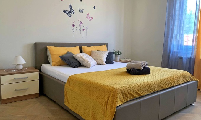 Silo Apartment | Two bedroom apartment with terrace and sea view Šilo, Krk (A-18667-a)
