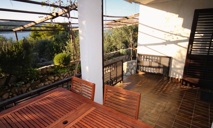 Pokrivenik Apartment | Two bedroom apartment with terrace and sea view Cove Pokrivenik, Hvar (A-5224-a)