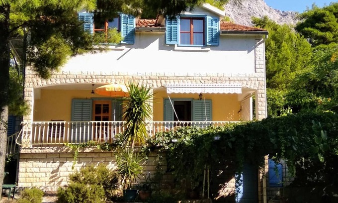 Ivan Dolac Apartment | Two bedroom apartment with terrace Ivan Dolac, Hvar (A-8711-c)