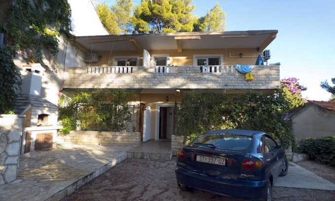 Ivan Dolac Apartment | Two bedroom apartment with terrace and sea view Ivan Dolac, Hvar (A-8782-d)