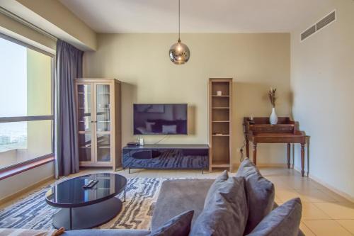Dubai Marina Apartment | Two-Bedroom Apartment with Balcony in Shams 4, JBR