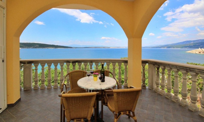 Silo Apartment | Two-bedroom Apartment with Balcony and Sea View