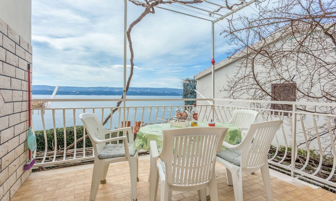 Stanici Apartment | Two bedroom apartment with terrace and sea view Stanići, Omiš (A-1028-a)