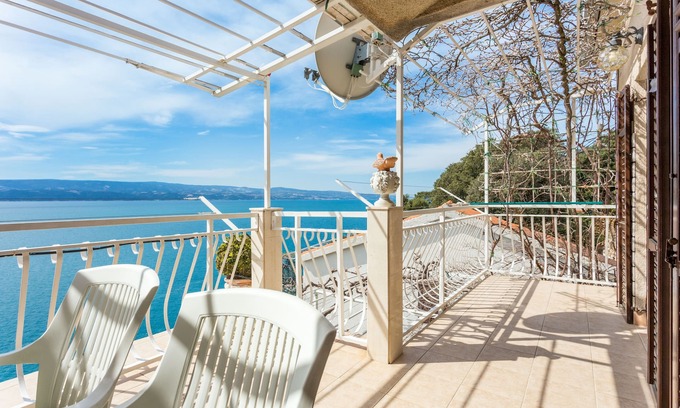 Stanici Apartment | Two bedroom apartment with terrace and sea view Stanići, Omiš (A-1028-b)
