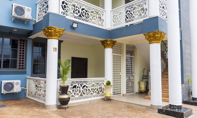 Teshie Apartment | Two-Bedroom Deluxe Apartment in delightful Accra with amazing views & free Wifi.