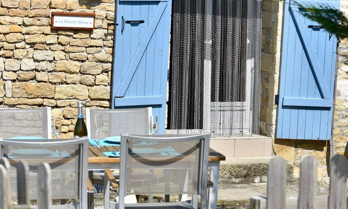 Chey House | Two bedroom gite with large heated pool and games room