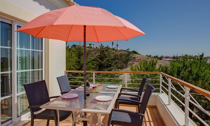 Budens Villa | Two bedroom linked villa at Quinta da Encosta Velha