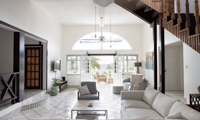 Bois d'Orange Villa | Two Bedroom Villa with Private Pool Near to Beaches - Date House 2 Villa by RedAwning