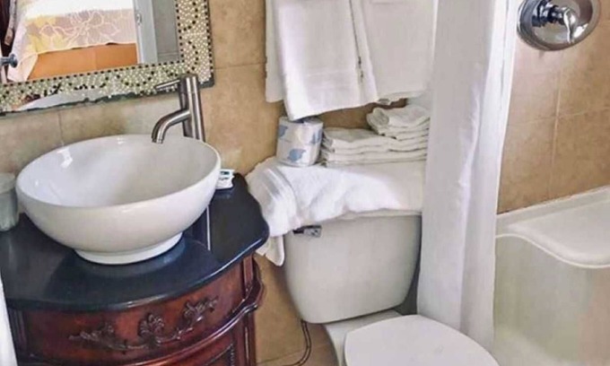 Survey Creek Hotel | Two double bed studio with full kitchen on 2nd floor .