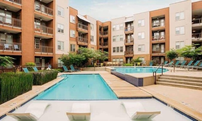 West Congress Apartment | TWO Modern SoCo CozySuites w/ 2 Pools!