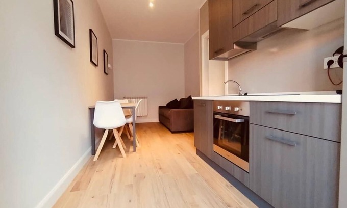 Asti Apartment | two-room 24 hhat