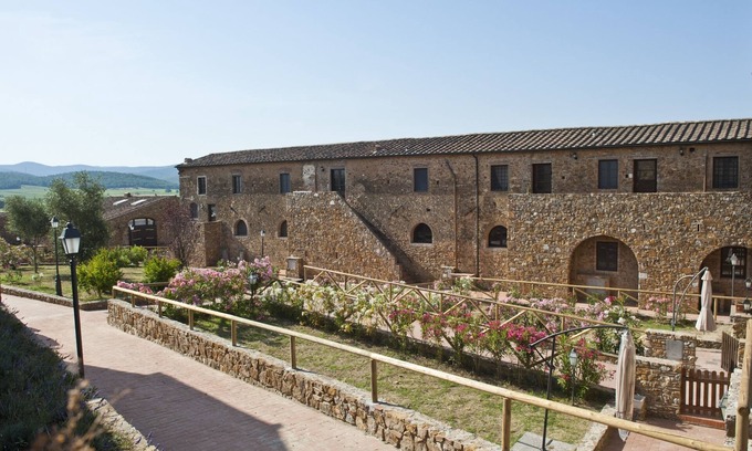 Casalappi Apartment | Two-room apartment in a charming stone village with swimming pool, tennis, in the countryside near the sea and services