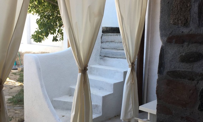 Onifai Apartment | Two-room apartment in typical Sardinian courtyard (Kelu portion) Iun Q0467