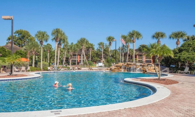 Palm Coast Hotel | Two Serene Accommodations with Full Kitchen, Near Beaches, Pool, Parking!