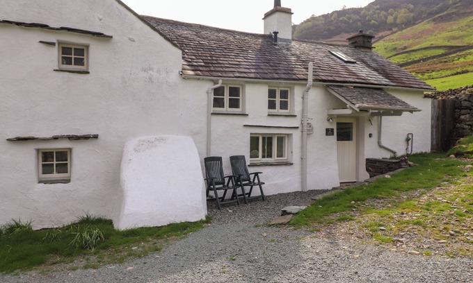 Ambleside Cottage | TWO SIDE HOUSE FARM, family friendly, with open fire in Langdale