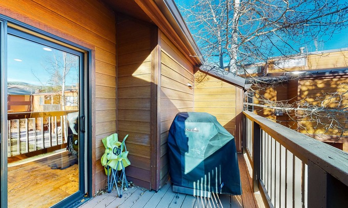 Frisco House | Two-story family-friendly retreat w/mountain views, balcony, gas grill, & more