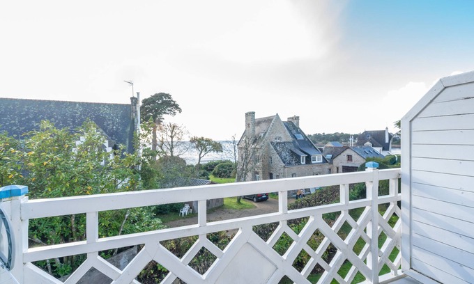 Benodet Apartment | Ty Corn - Two Bedroom Apartment, Sleeps 6